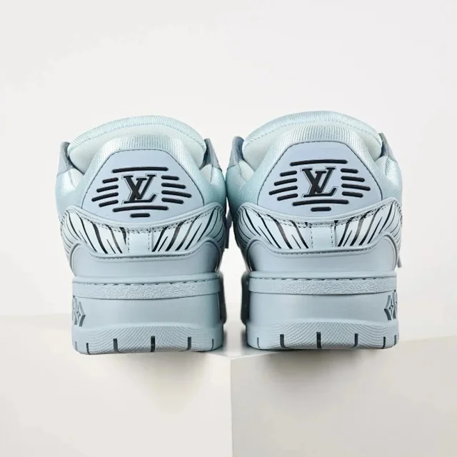 Louis Vuitton Sneakers Rhinestone-embellished low-top product detail image 2
