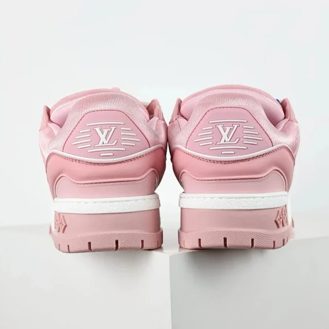 Louis Vuitton Sneakers Rhinestone-embellished low-top product detail image 17