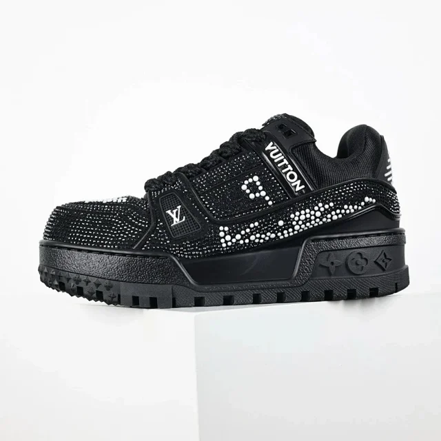 Louis Vuitton Sneakers Rhinestone-embellished low-top product detail image 54