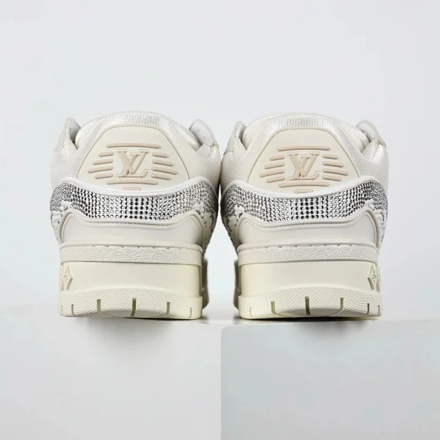 Louis Vuitton Sneakers Rhinestone-embellished low-top product detail image 50