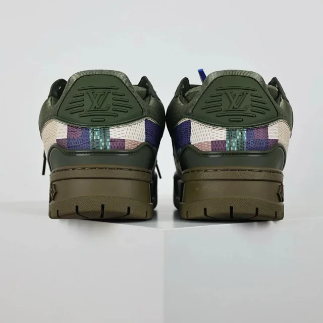 Louis Vuitton Sneakers Rhinestone-embellished low-top product detail image 69