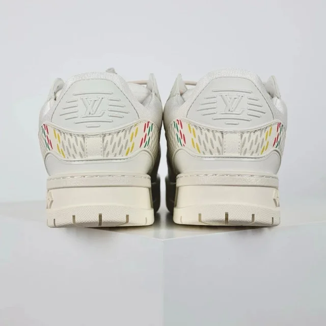 Louis Vuitton Sneakers Rhinestone-embellished low-top product detail image 72