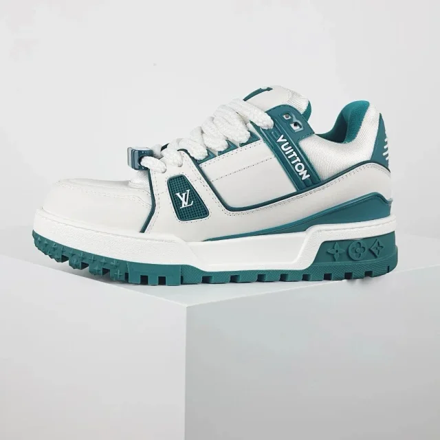 Louis Vuitton Sneakers Rhinestone-embellished low-top product detail image 77