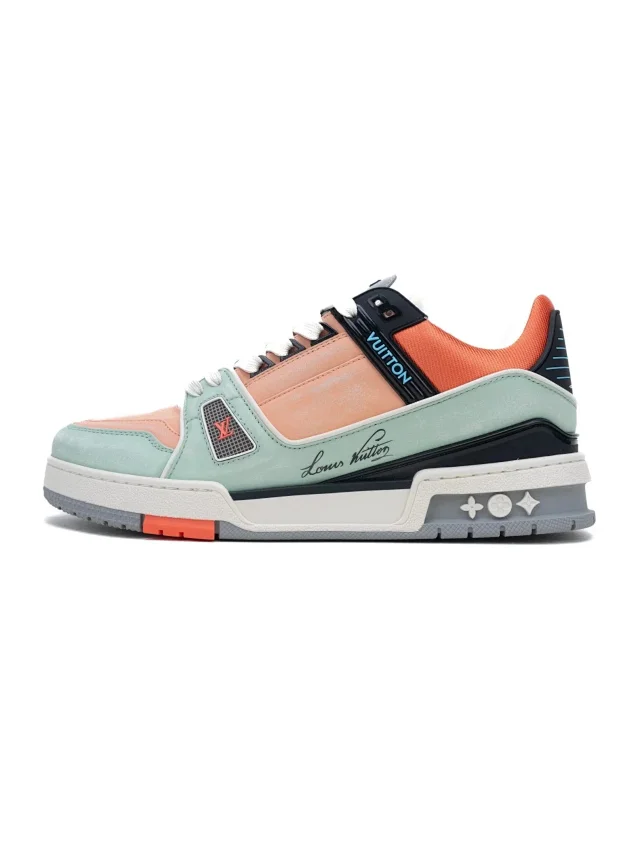 Louis Vuitton Sneakers Low-top monogram product detail image 2