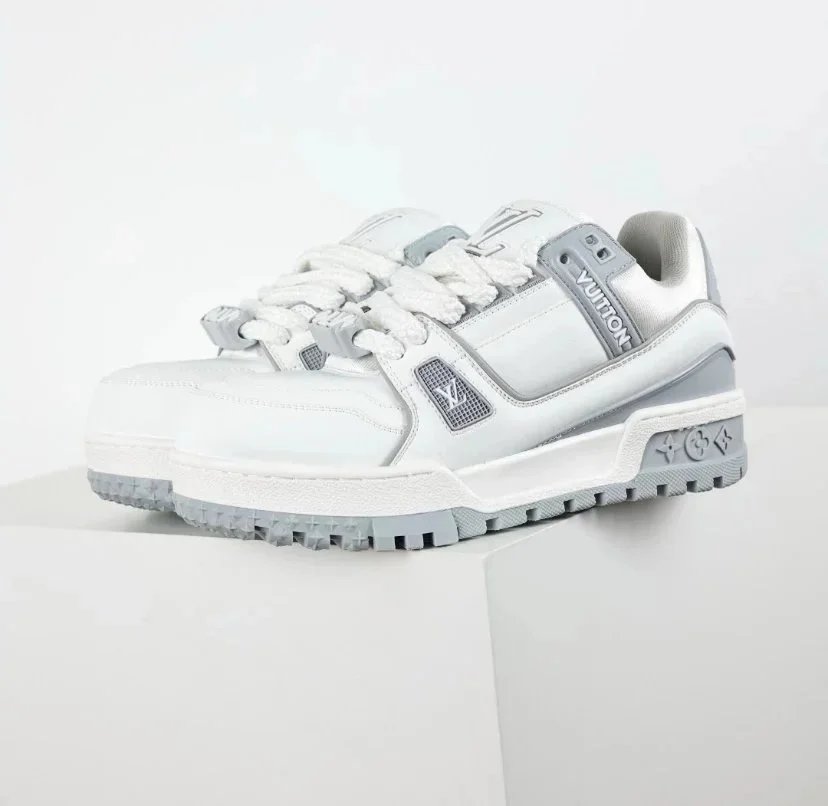 Louis Vuitton Sneakers Rhinestone-embellished low-top — 3#