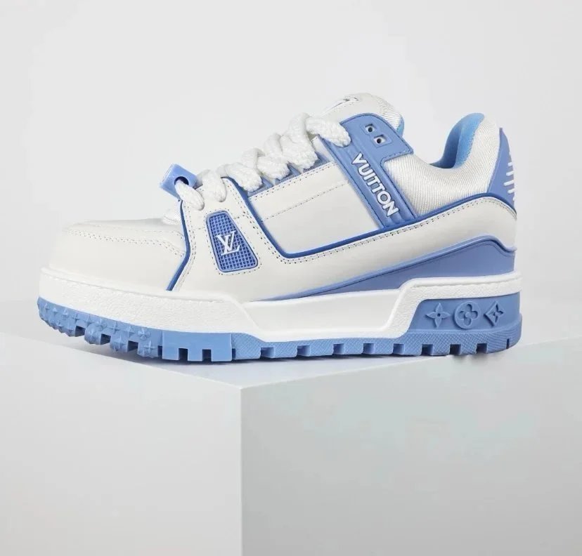 Louis Vuitton Sneakers Rhinestone-embellished low-top — 20