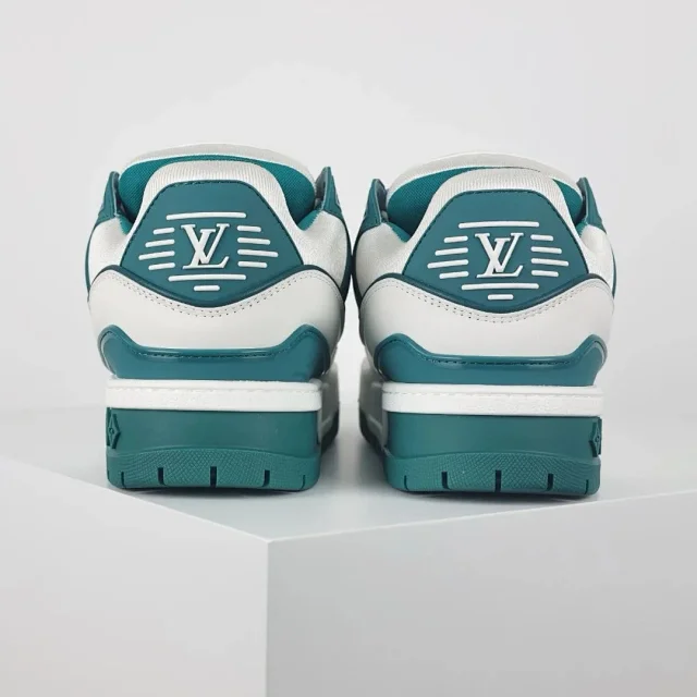 Louis Vuitton Sneakers Rhinestone-embellished low-top product detail image 76