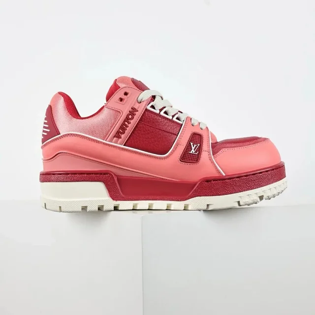 Louis Vuitton Sneakers Rhinestone-embellished low-top product detail image 25