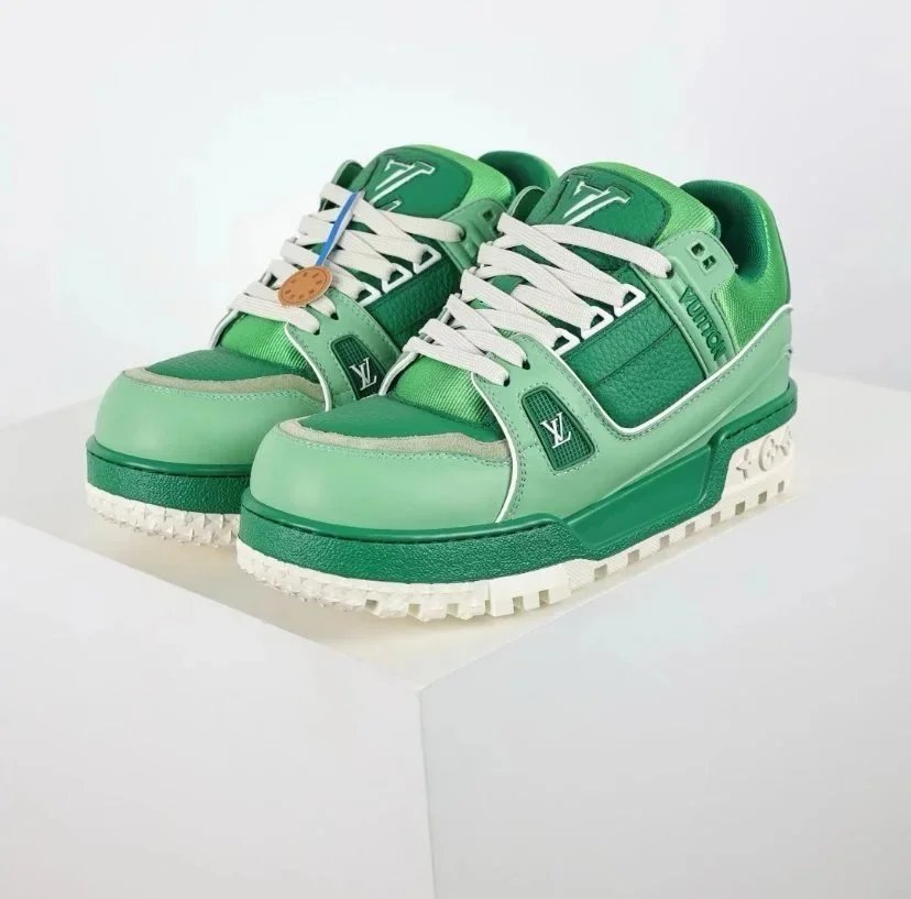 Louis Vuitton Sneakers Rhinestone-embellished low-top — 41#