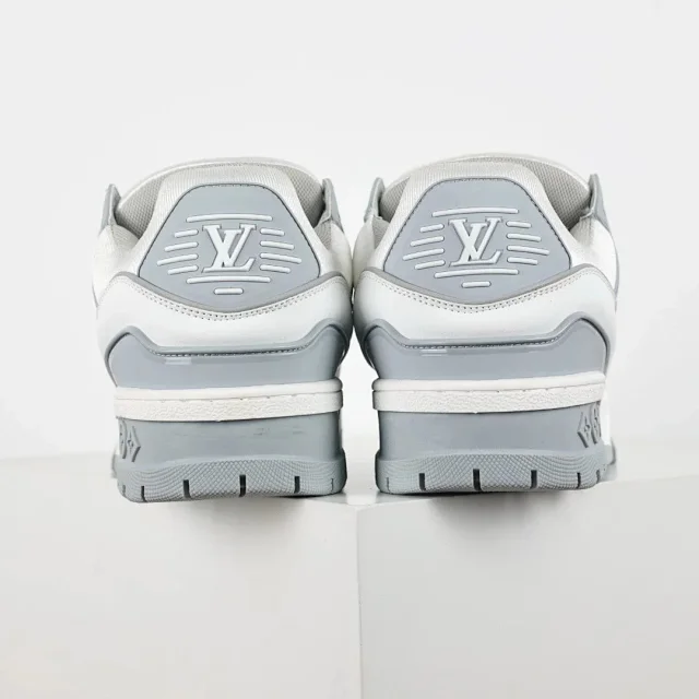 Louis Vuitton Sneakers Rhinestone-embellished low-top product detail image 36