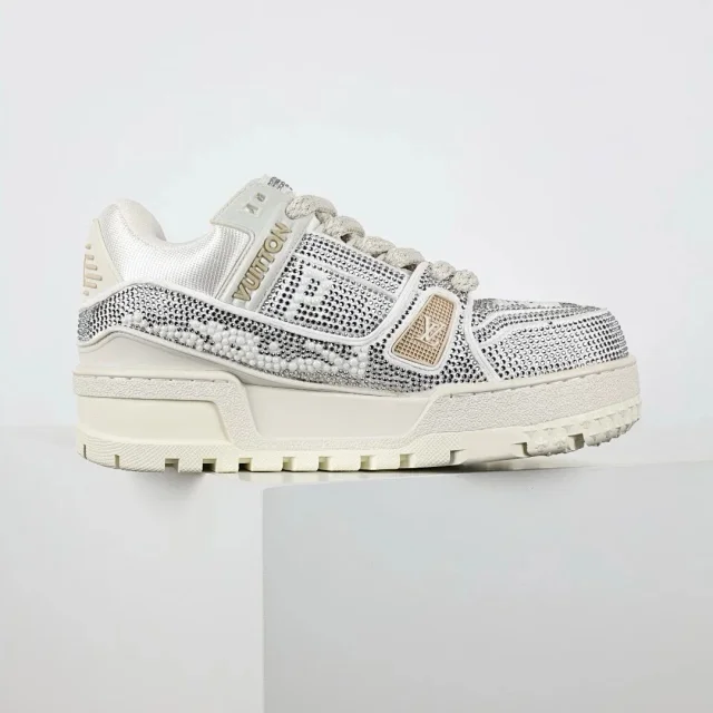 Louis Vuitton Sneakers Rhinestone-embellished low-top product detail image 49