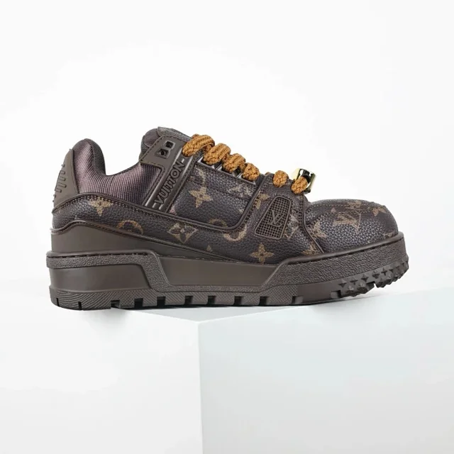 Louis Vuitton Sneakers Rhinestone-embellished low-top product detail image 63