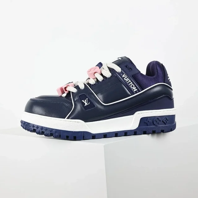 Louis Vuitton Sneakers Rhinestone-embellished low-top product detail image 66