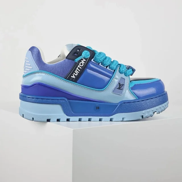 Louis Vuitton Sneakers Rhinestone-embellished low-top product detail image 80