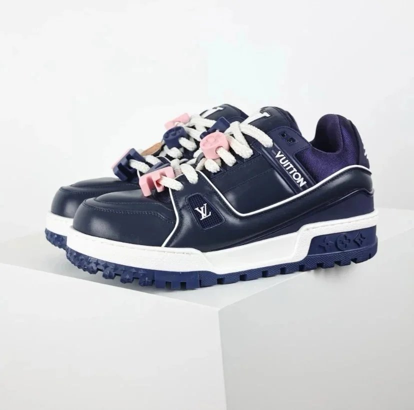 Louis Vuitton Sneakers Rhinestone-embellished low-top — 13