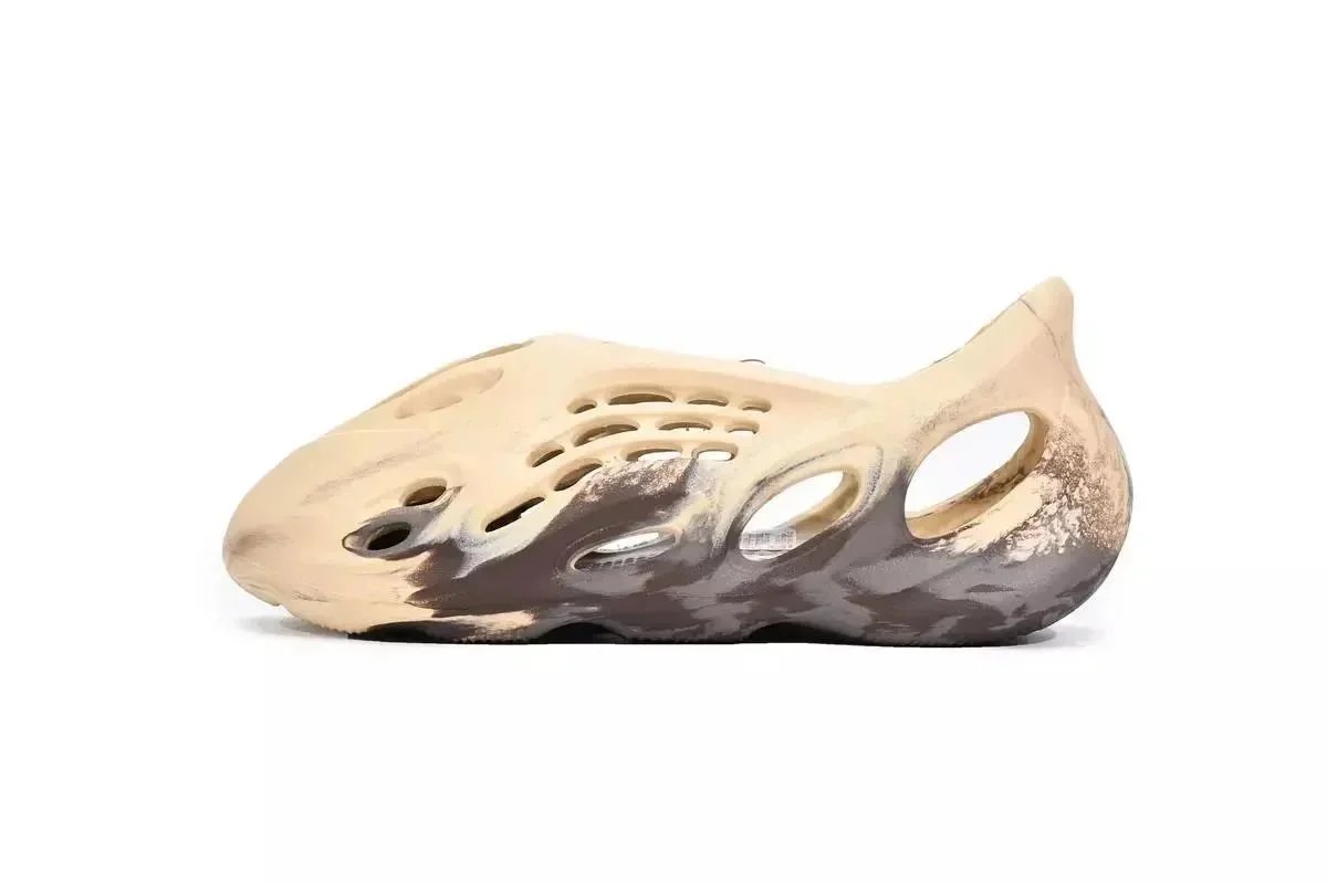 Unbranded Sneakers Yeezy Foam RNNR — MX Cream Clay GX8774