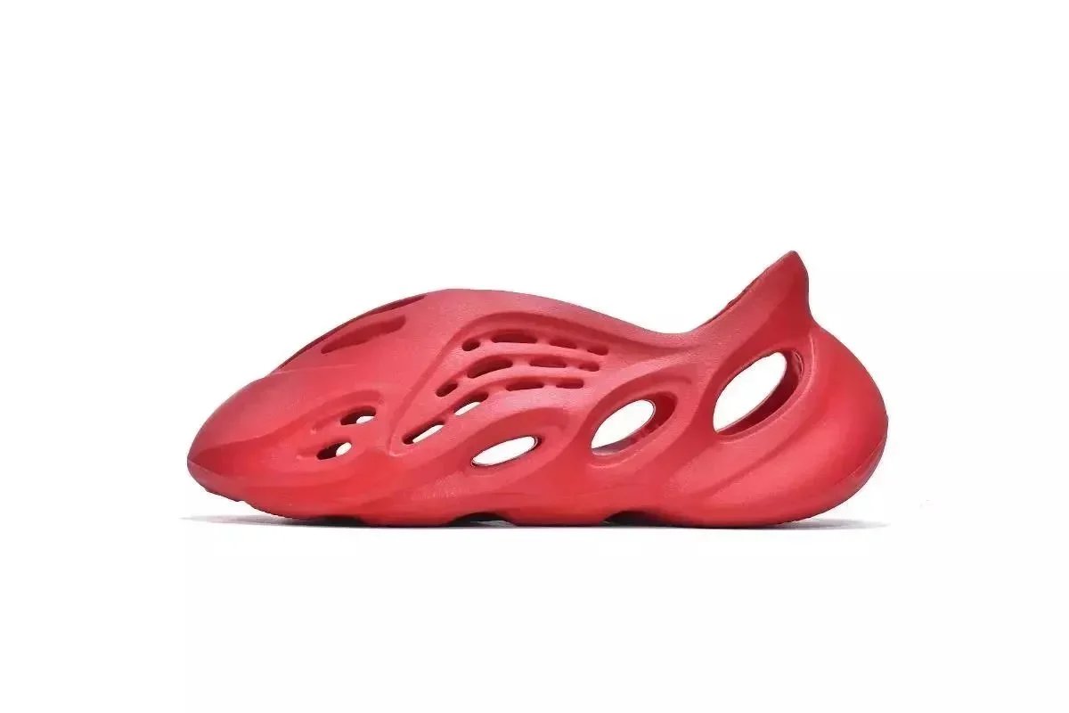 Unbranded Sneakers Yeezy Foam RNNR — Vermillion GW3355