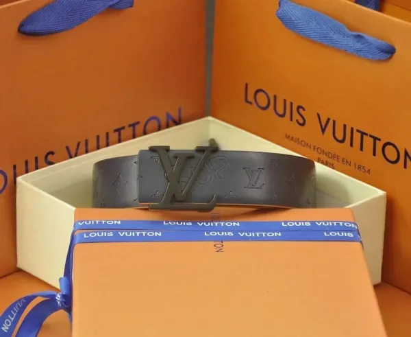 Louis Vuitton LV Initiales Belt Black Leather Belt - 3