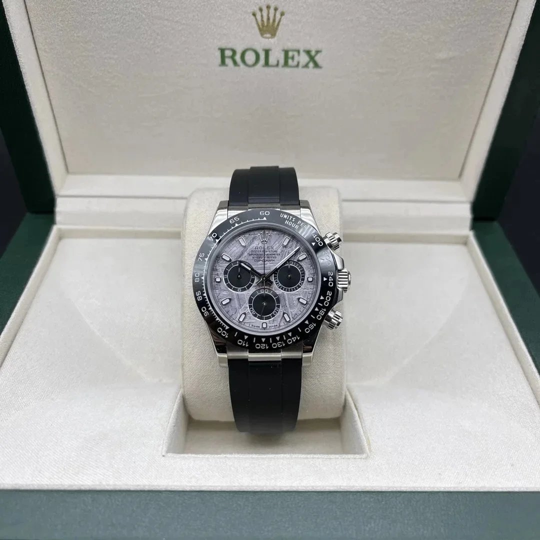 Rolex Multiple watch models — 32
