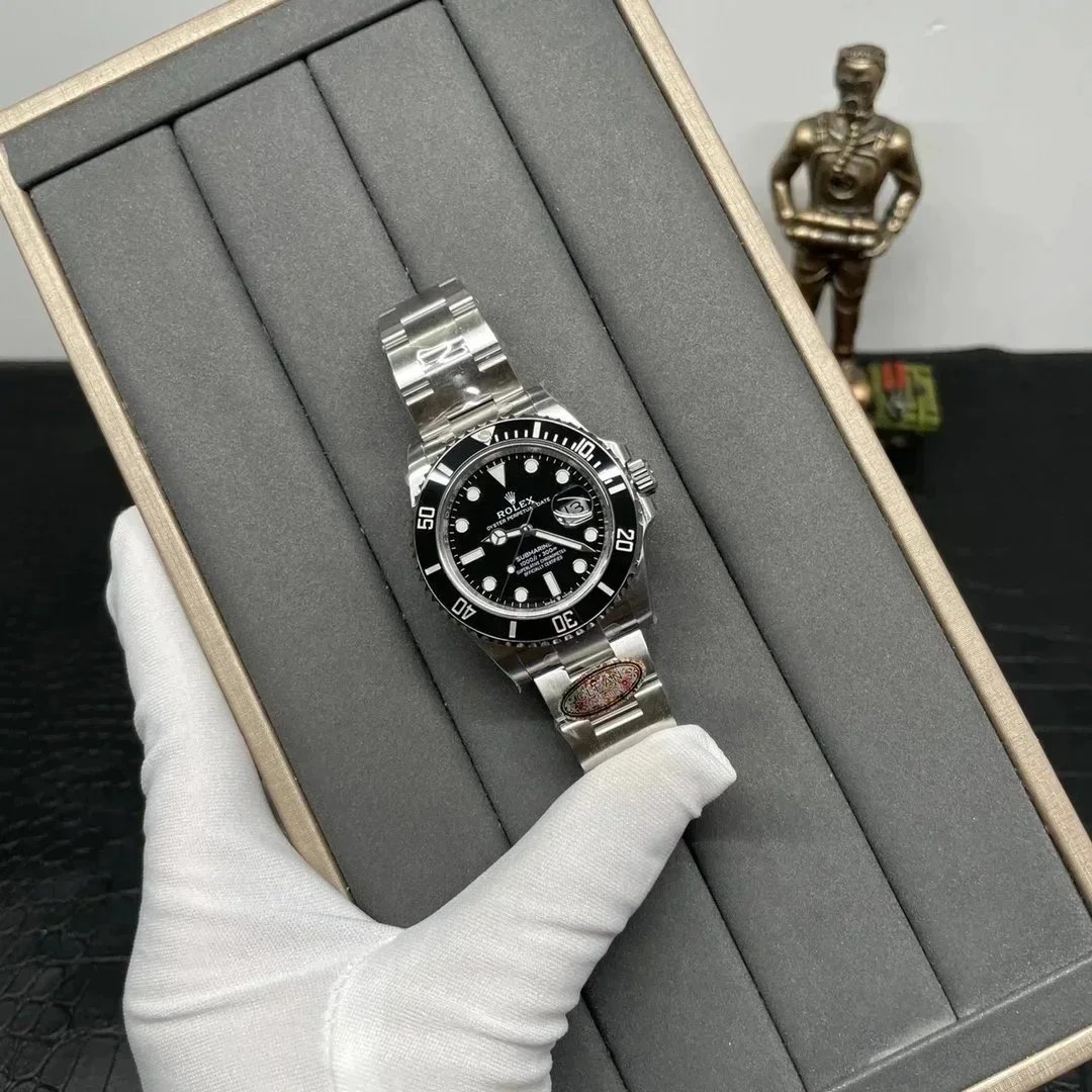 Rolex Submariner and Sea-Dweller image 7