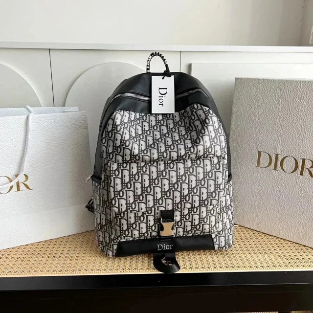 Gucci Backpacks Monogram Backpack product detail image 2