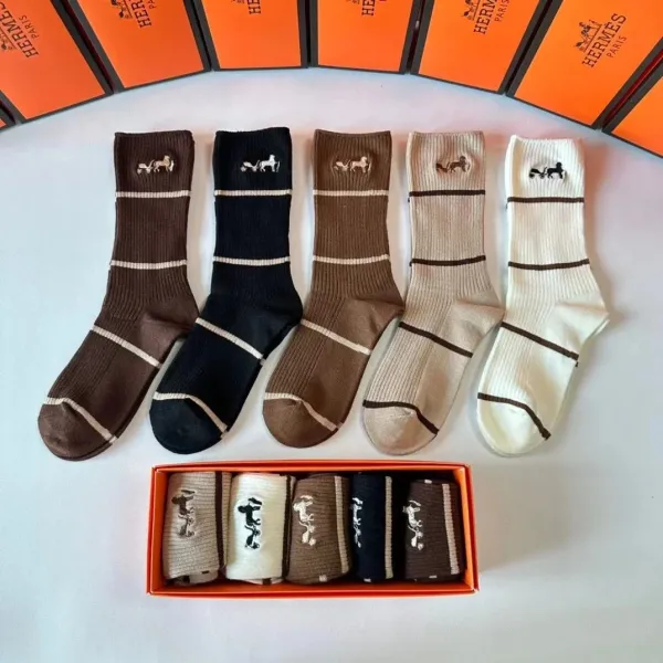 Loewe Anagram Logo Socks Black and Cream - 33