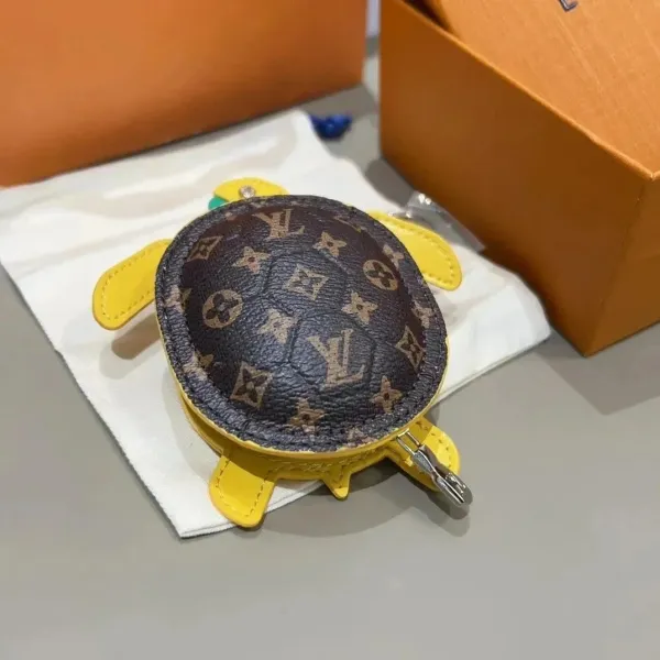 Louis Vuitton Crab Charm Monogram Sky Blue Leather Keychain - 8