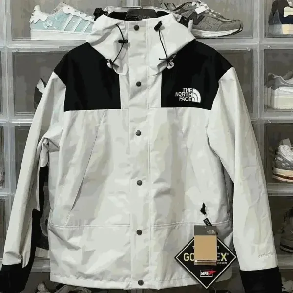 The North Face Mountain Light Jacket White/Black Gore-Tex Outerwear - 3