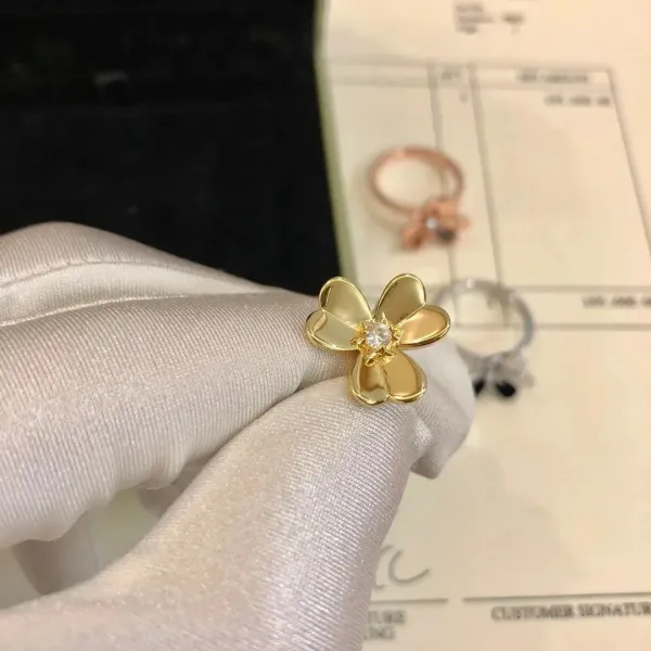 Design Mickey Mouse Heart Pendant Necklace Gold Tone with Green Enamel - 5