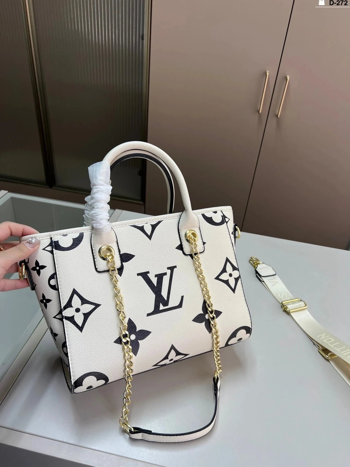 Louis Vuitton LV Twist Mini Yellow Leather Shoulder Bag - 12
