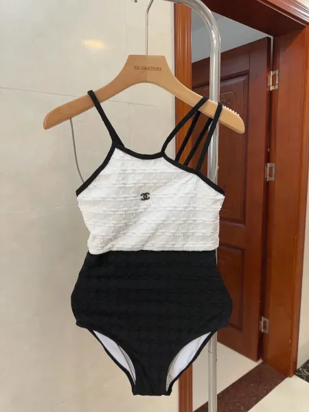 Chanel Quilted Zip-Front Bodysuit White Activewear - 37