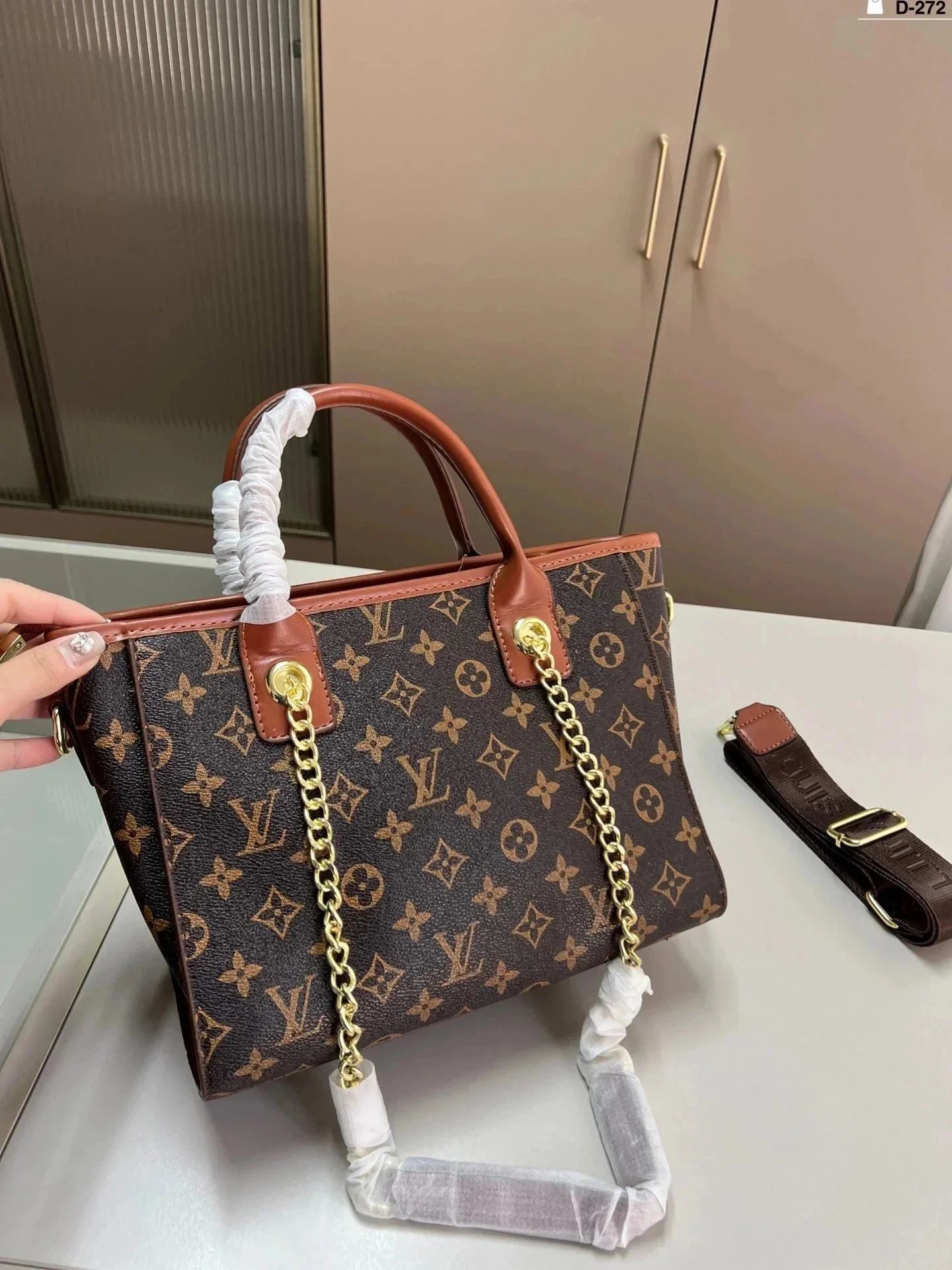 Louis Vuitton LV Twist Mini Yellow Leather Shoulder Bag - 9