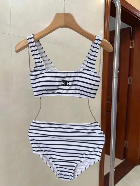 Chanel Quilted Zip-Front Bodysuit White Activewear - 24