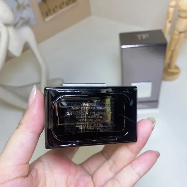 Tom Ford Eau de Jasmin Rouge Burgundy Eau de Toilette - 53
