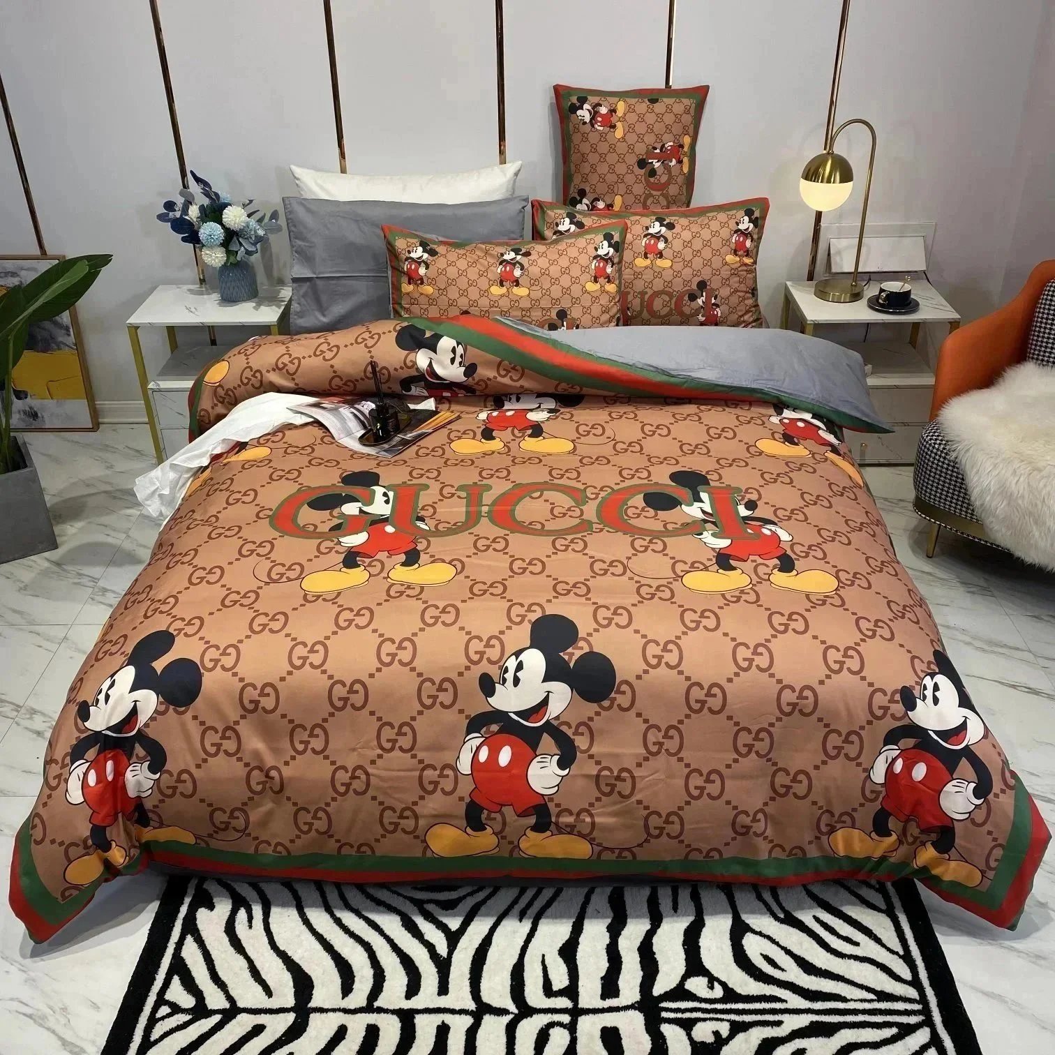 Louis Vuitton Uncategorized Four-Piece Logo-Print Bed Sheet Set — 16 1.8mm