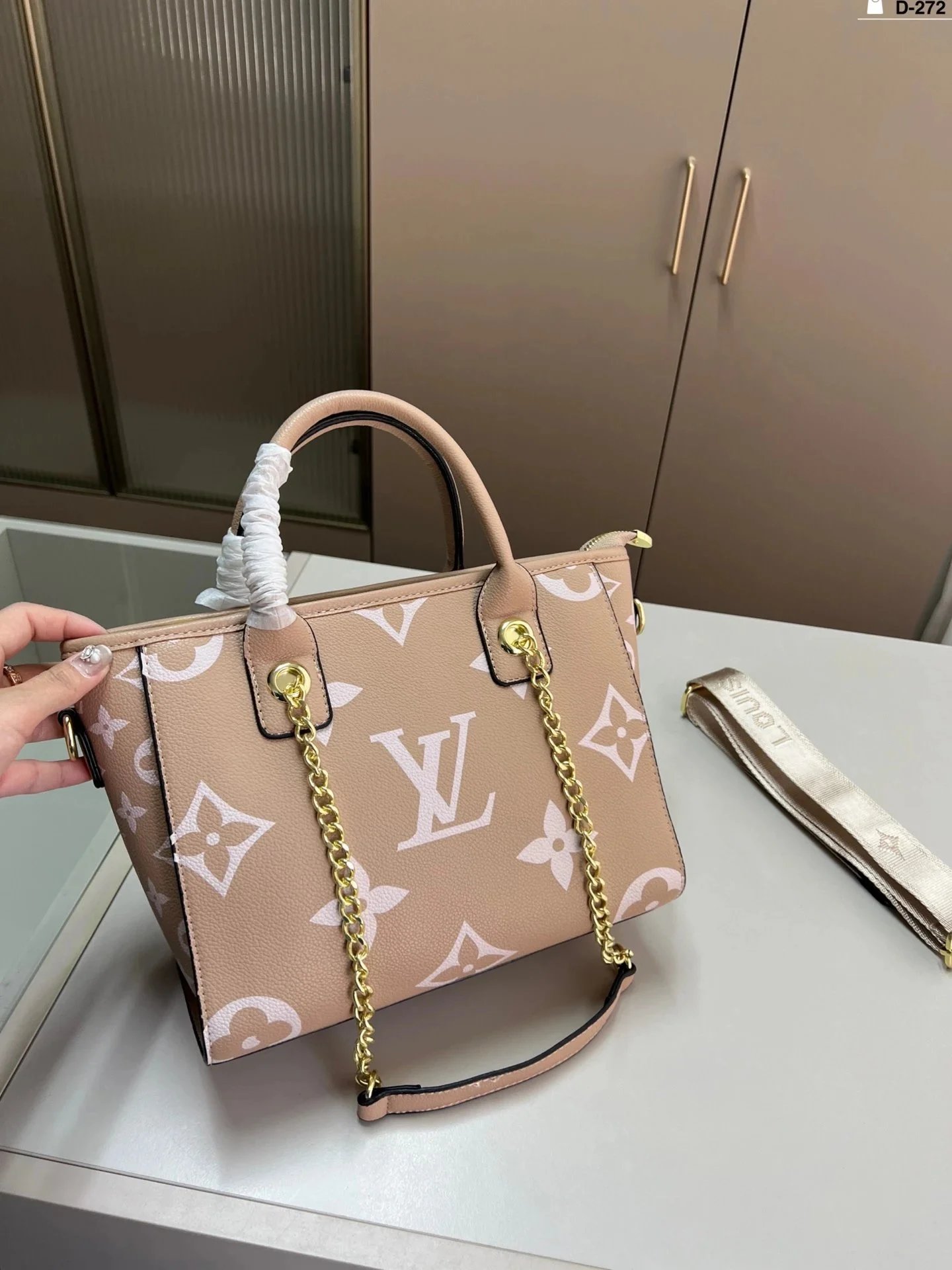 Louis Vuitton LV Twist Mini Yellow Leather Shoulder Bag - 13