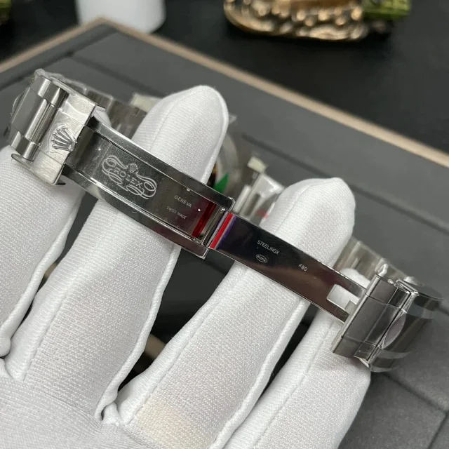Rolex Submariner and Sea-Dweller product detail image 12