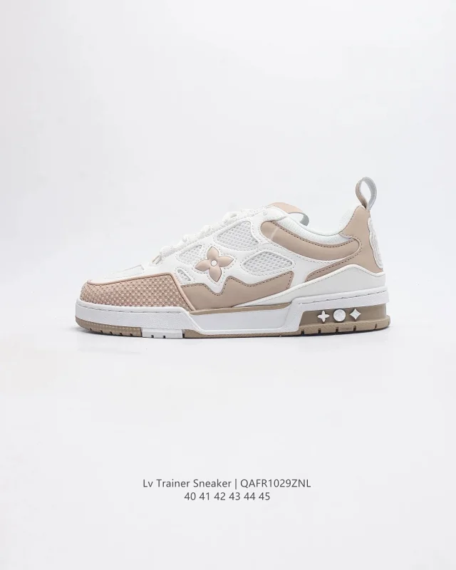 Louis Vuitton Trainer Sneaker product detail image 28