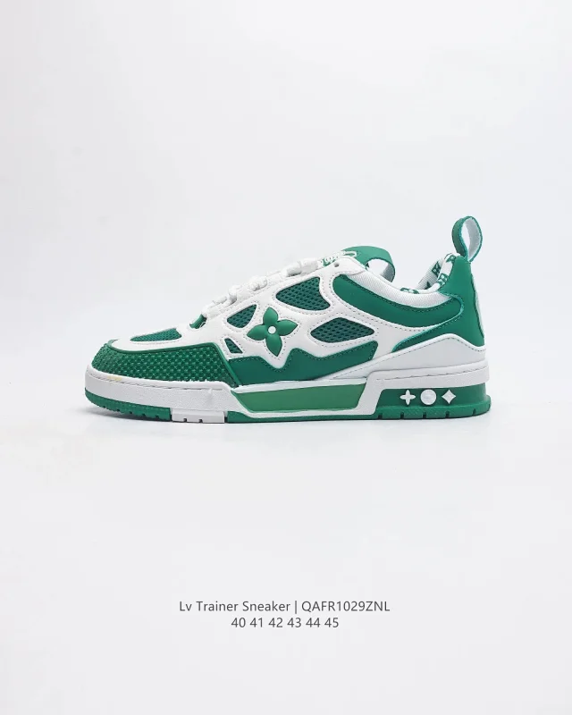 Louis Vuitton Trainer Sneaker product detail image 29