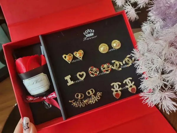 Chanel-Inspired CC Logo Weekly Earring Set Gold Pearl Multicolor Earrings - 3