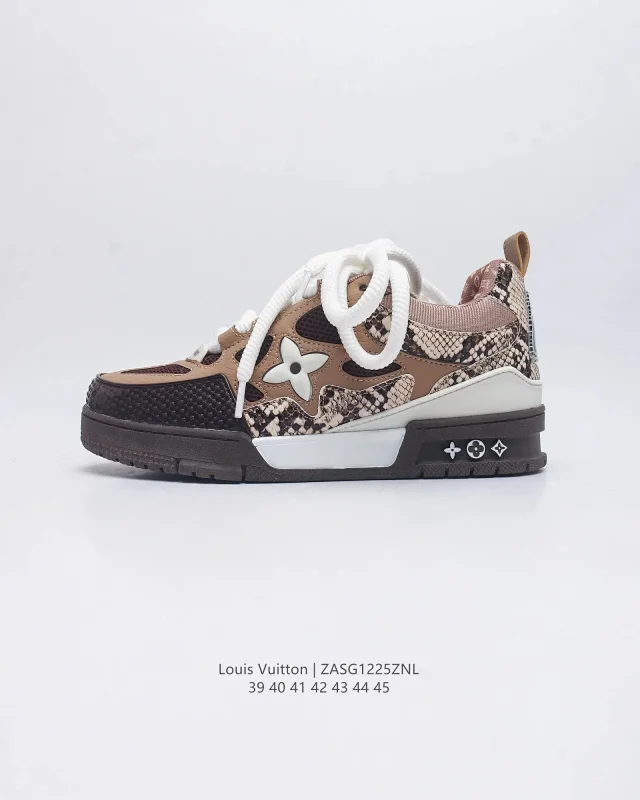 Louis Vuitton Trainer Sneaker product detail image 18