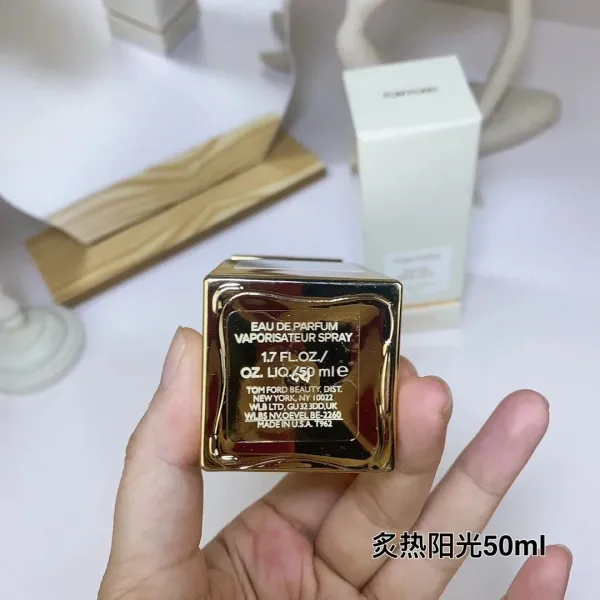 Tom Ford Eau de Jasmin Rouge Burgundy Eau de Toilette - 21