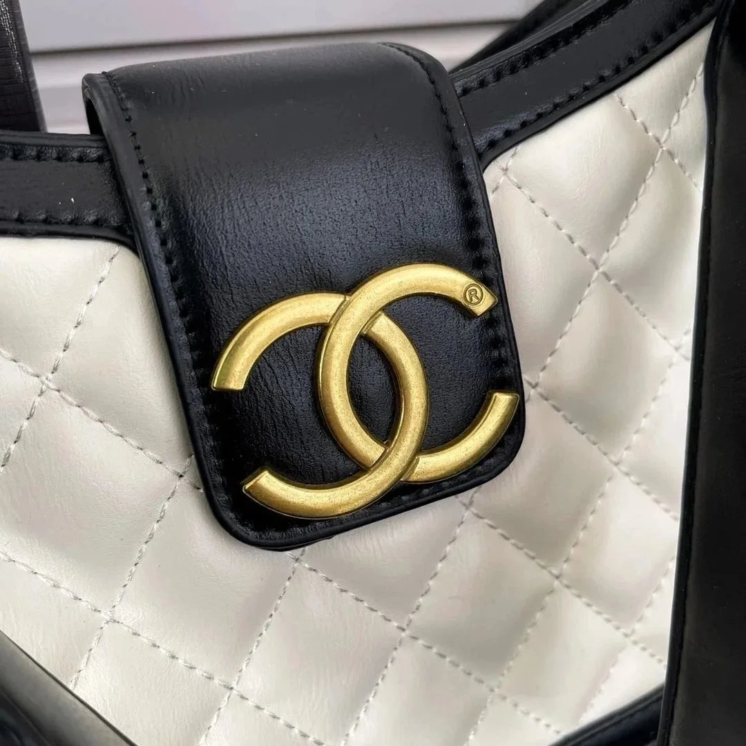 Chanel 22 Bag Black Quilted Leather Shoulder Bag - 4