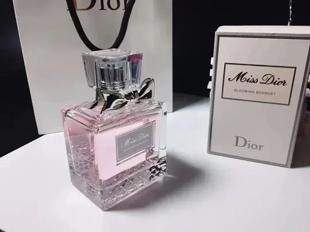 Dior Multiple fragrance models product detail image 4