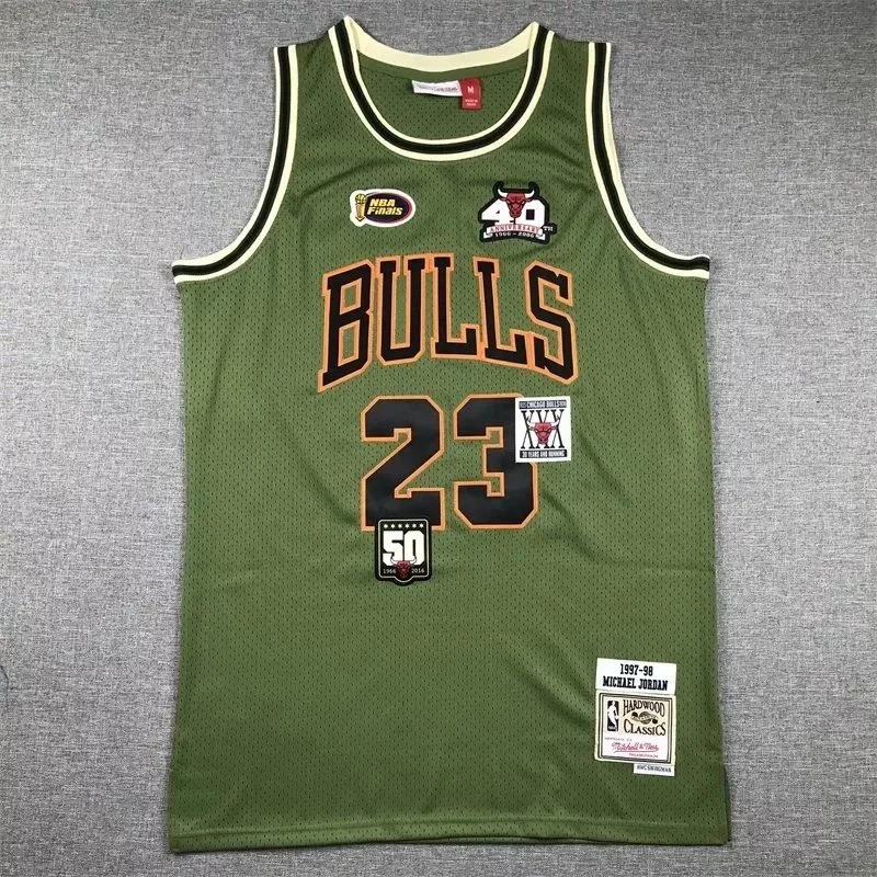 Mitchell & Ness Bull