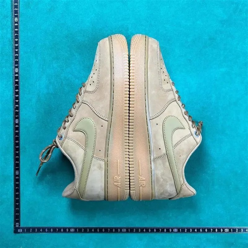 No.8 Khaki CJ9179 200