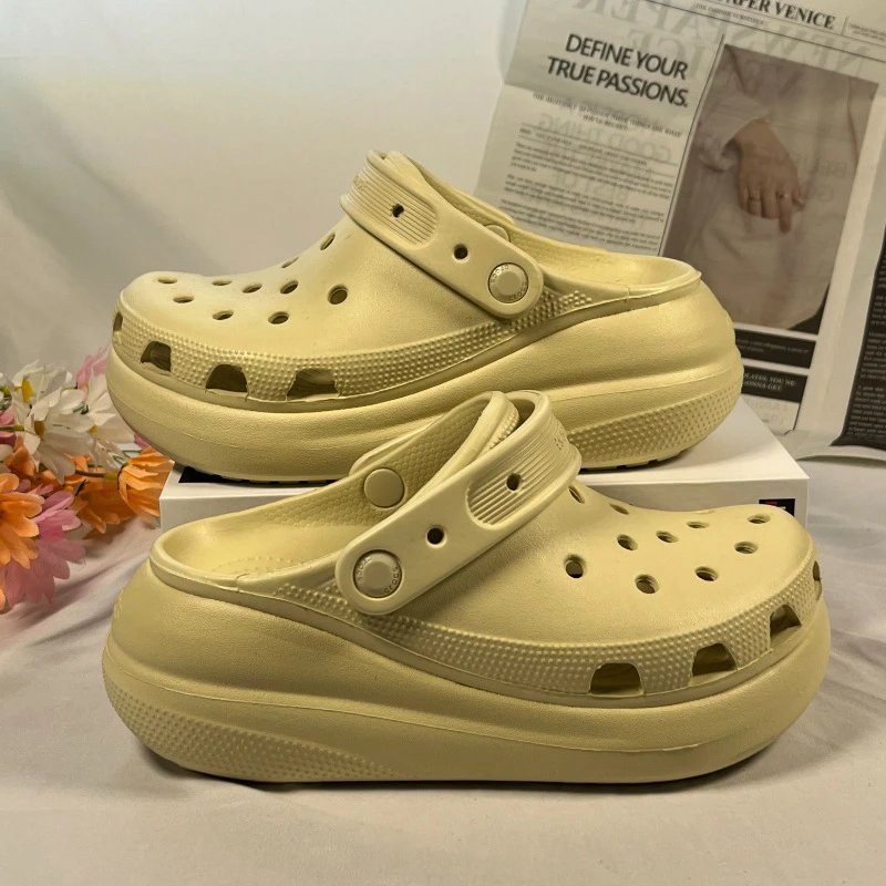 Crocs Classic Clog Pink Sandals - 13