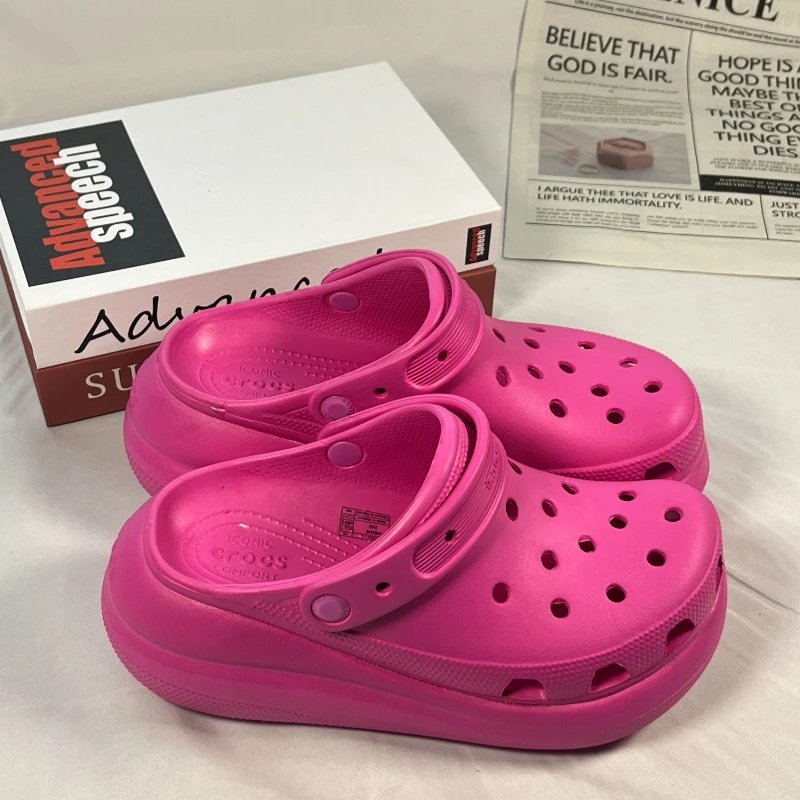 Crocs Classic Clog Pink Sandals - 10