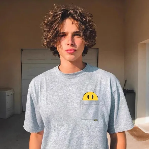 Design Pocket Smiley T-Shirt Gray Tops.t Shirts - 1