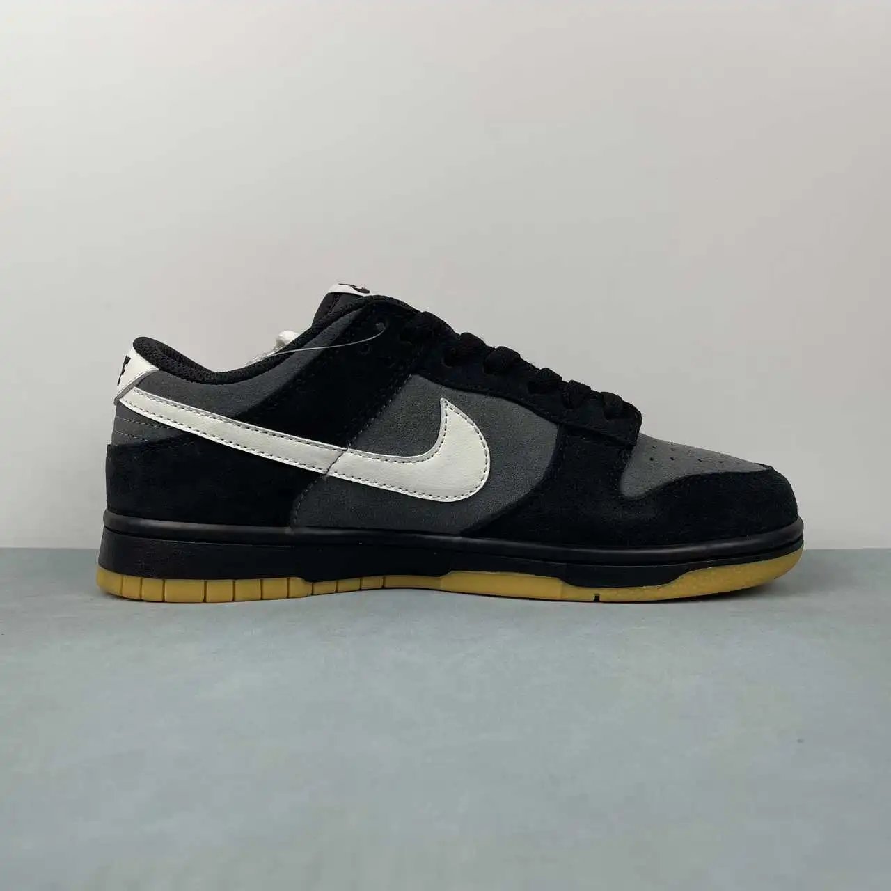 Nike Dunk Low HQ1931-001 5